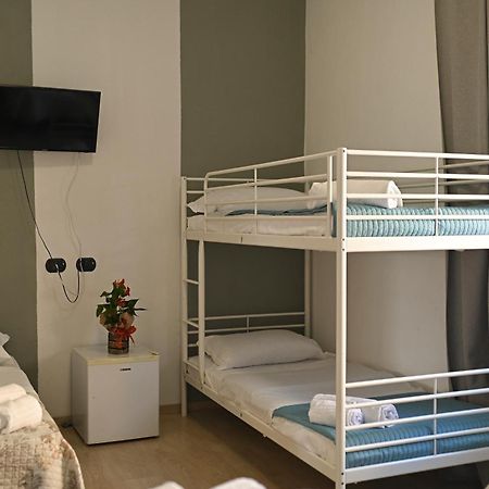 La Gloria Rho Private Rooms Only Zewnętrze zdjęcie