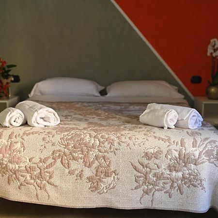 La Gloria Rho Private Rooms Only Zewnętrze zdjęcie