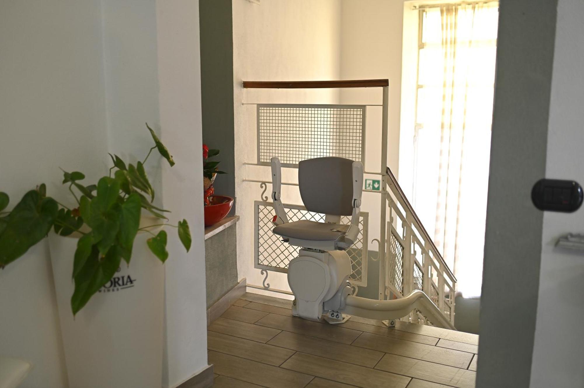 La Gloria Rho Private Rooms Only Zewnętrze zdjęcie